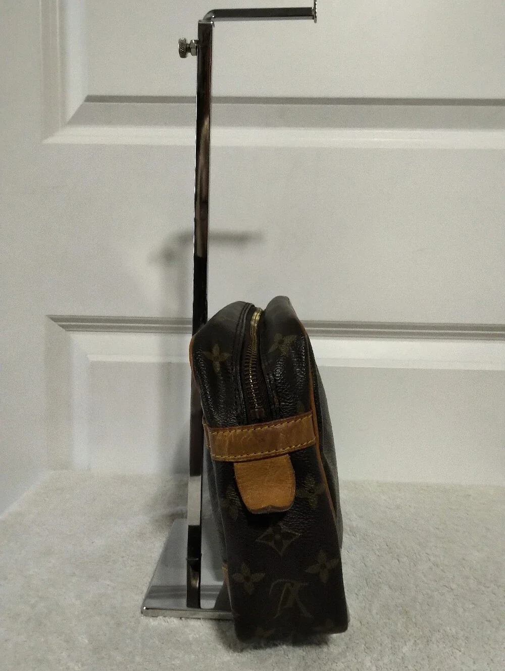 Authentic Louis Vuitton Monogram Compiegne 28 Clutch/ Tolietry Bag